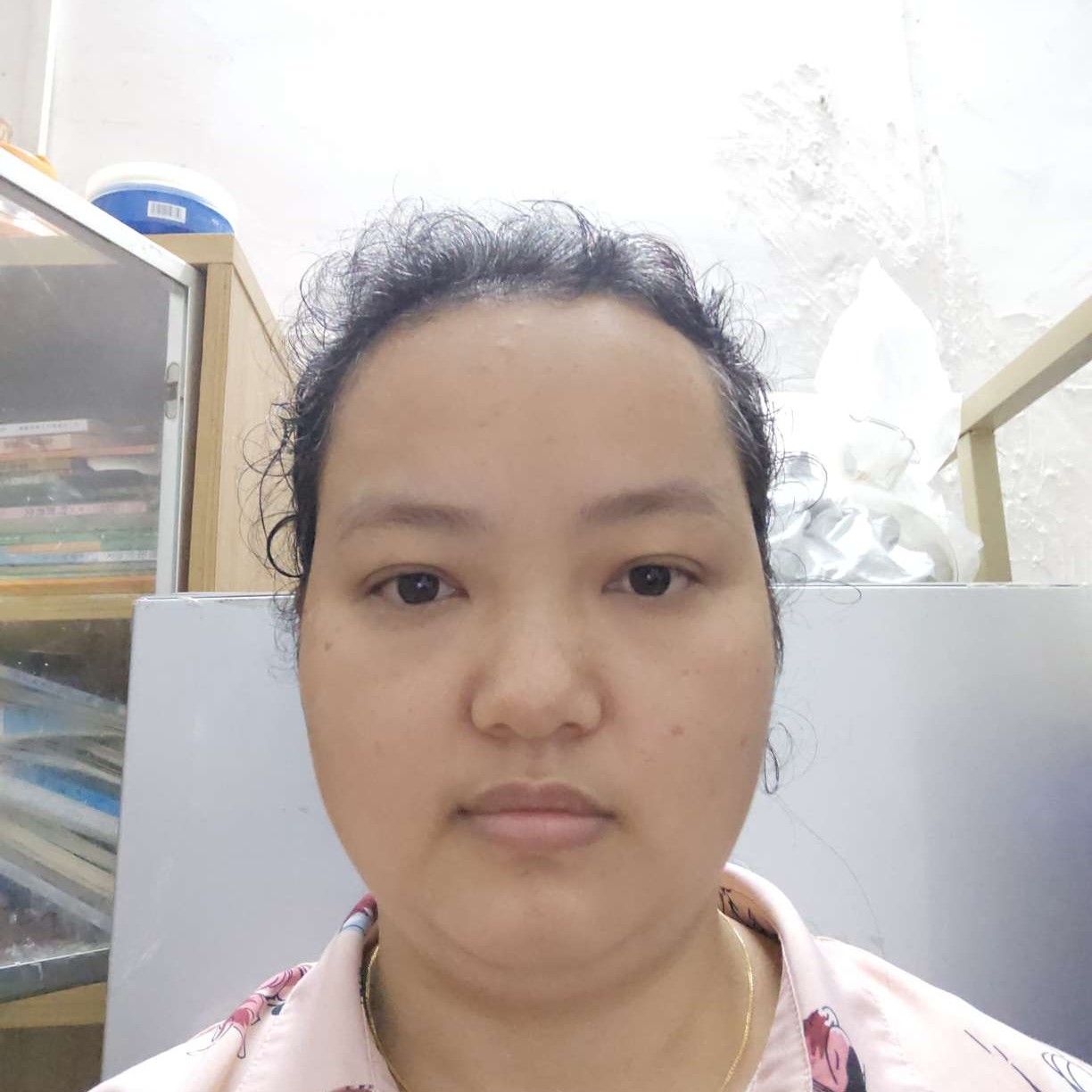 秀丽保卫火的照片