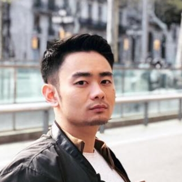 中心那黯然的照片