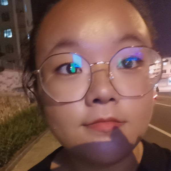 森屿俞的照片