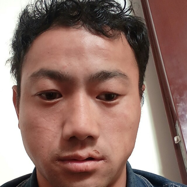 人人为我，的照片