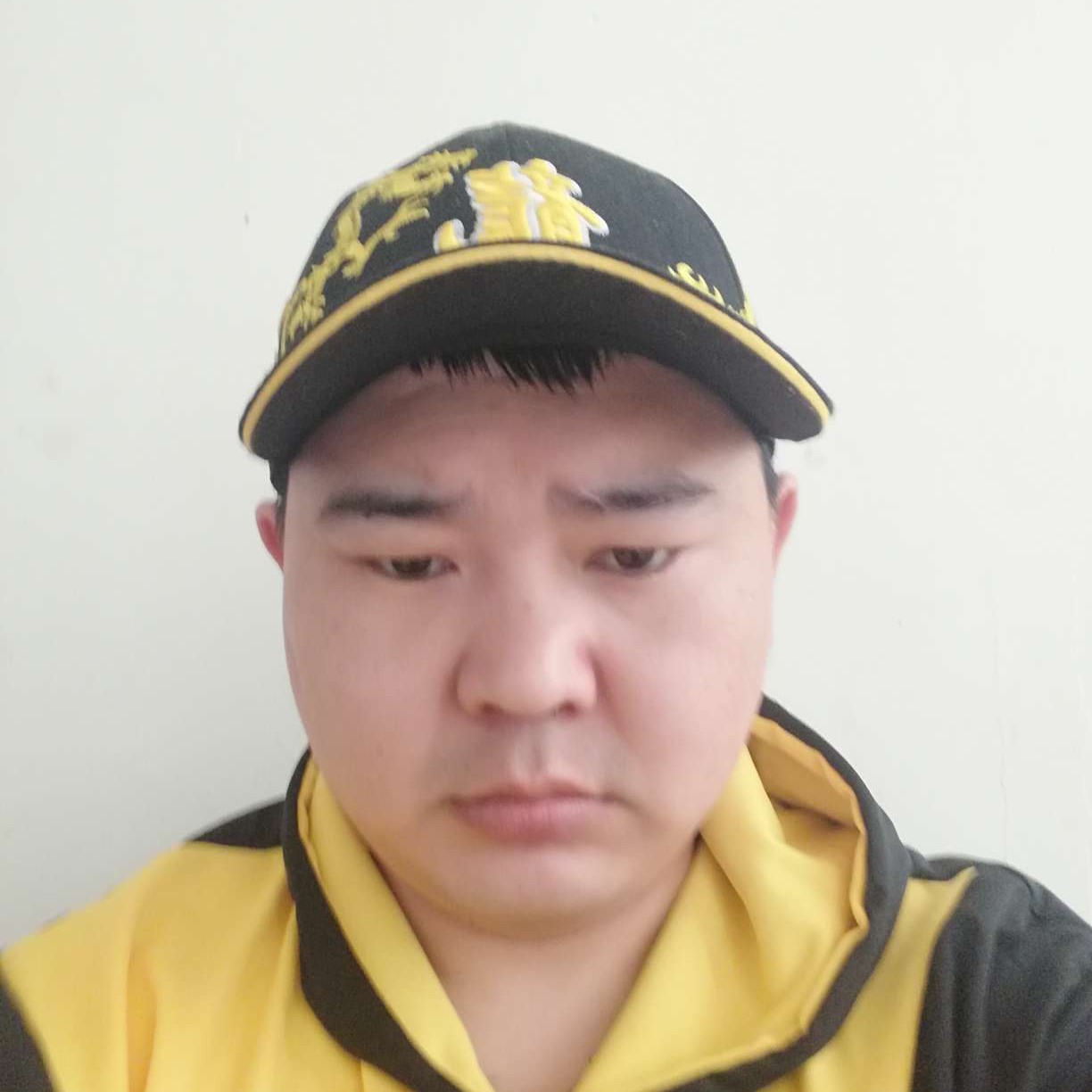 淡然闻耳机的照片