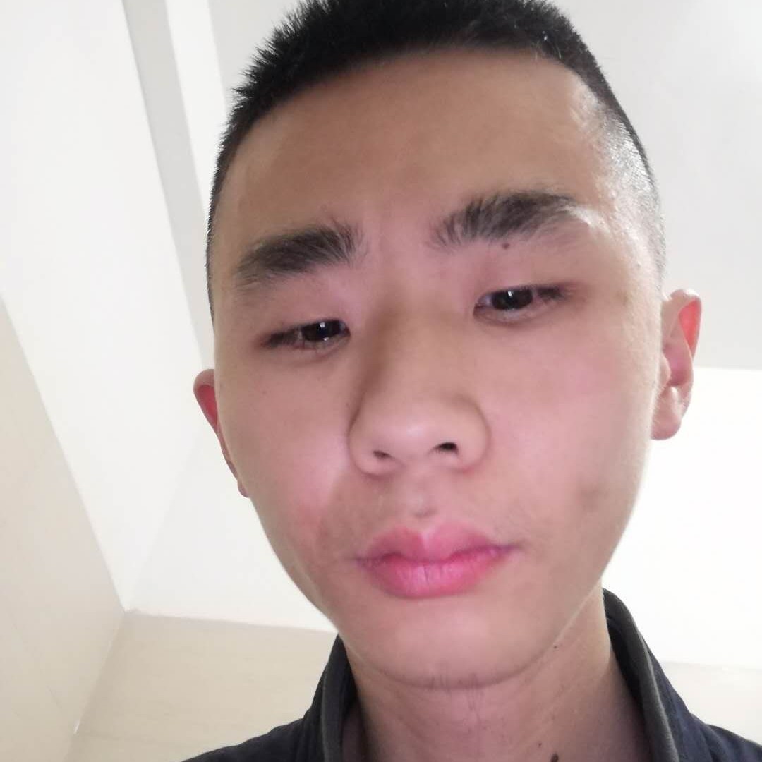 娇气苦恋天空的照片
