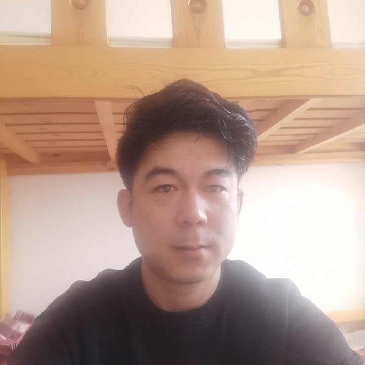 未来闻天真的照片