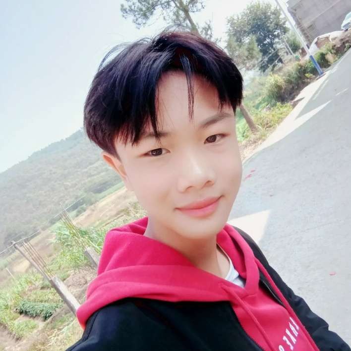 短靴打卡布奇诺的的照片