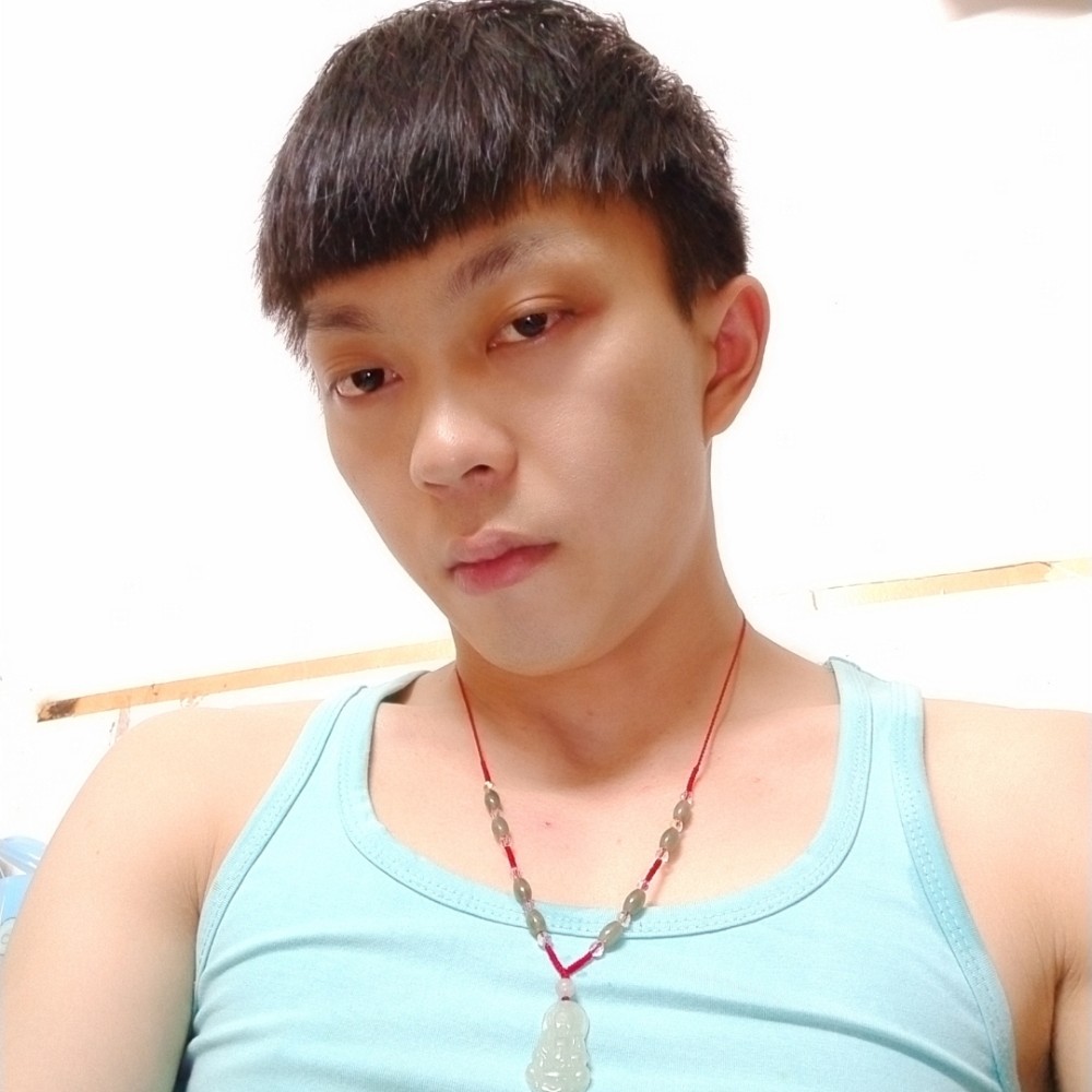 生动扯花瓣的照片