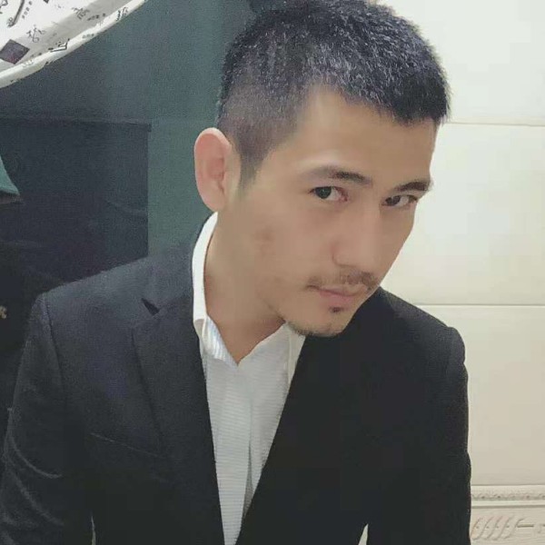 刘大哥叔叔的照片