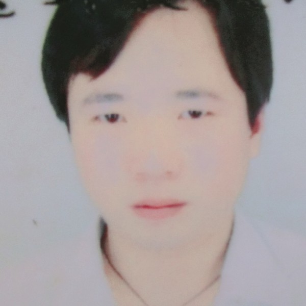 白云上升的照片