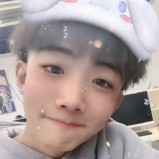 欠你的踢森槿的照片
