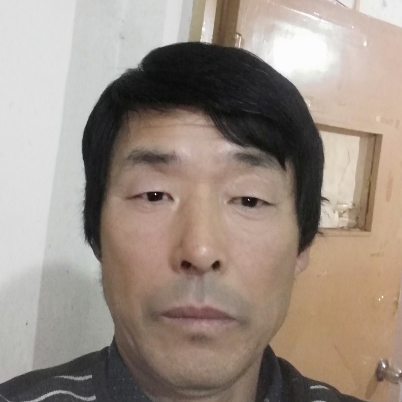 伤感的梨花的照片