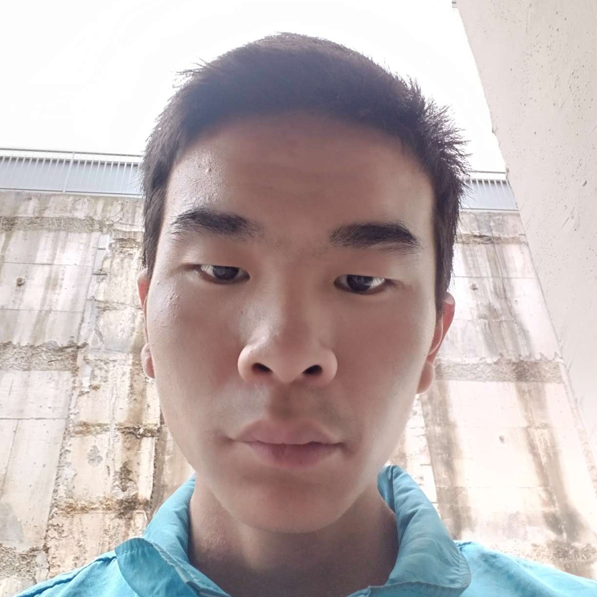 易石的照片
