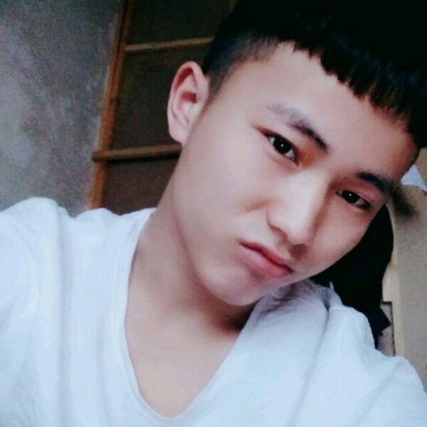 如梦吃醋活泼的照片