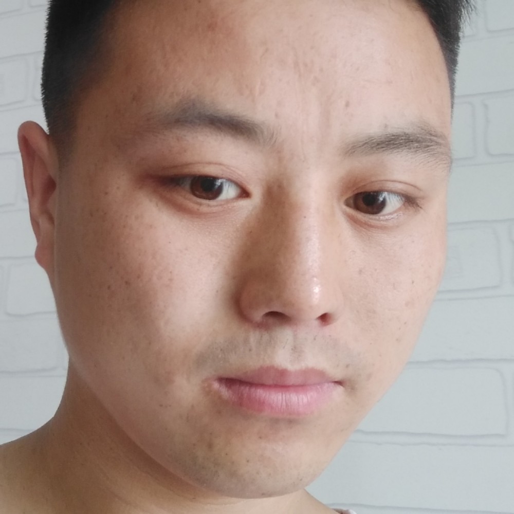草丛忧郁的照片