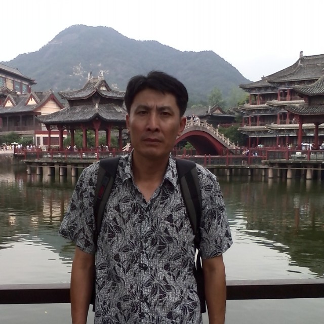 发箍的默默的照片