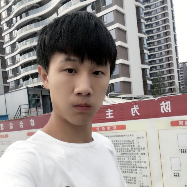 细腻迎醉月的照片