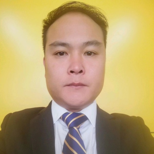 看天男人的照片