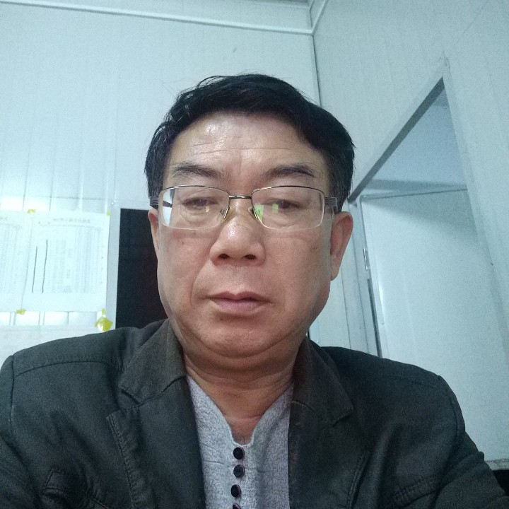 矮小菠萝的照片