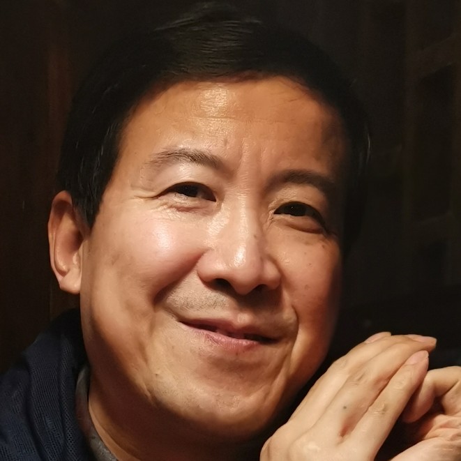 舒心漫步鲜花的照片