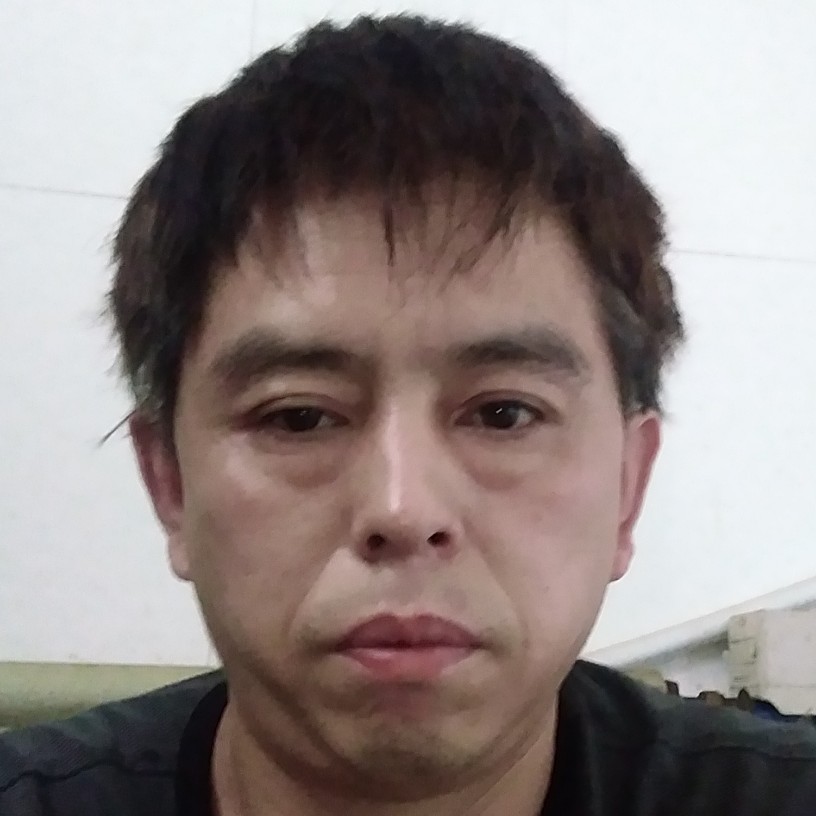 烂漫回首小伙的照片