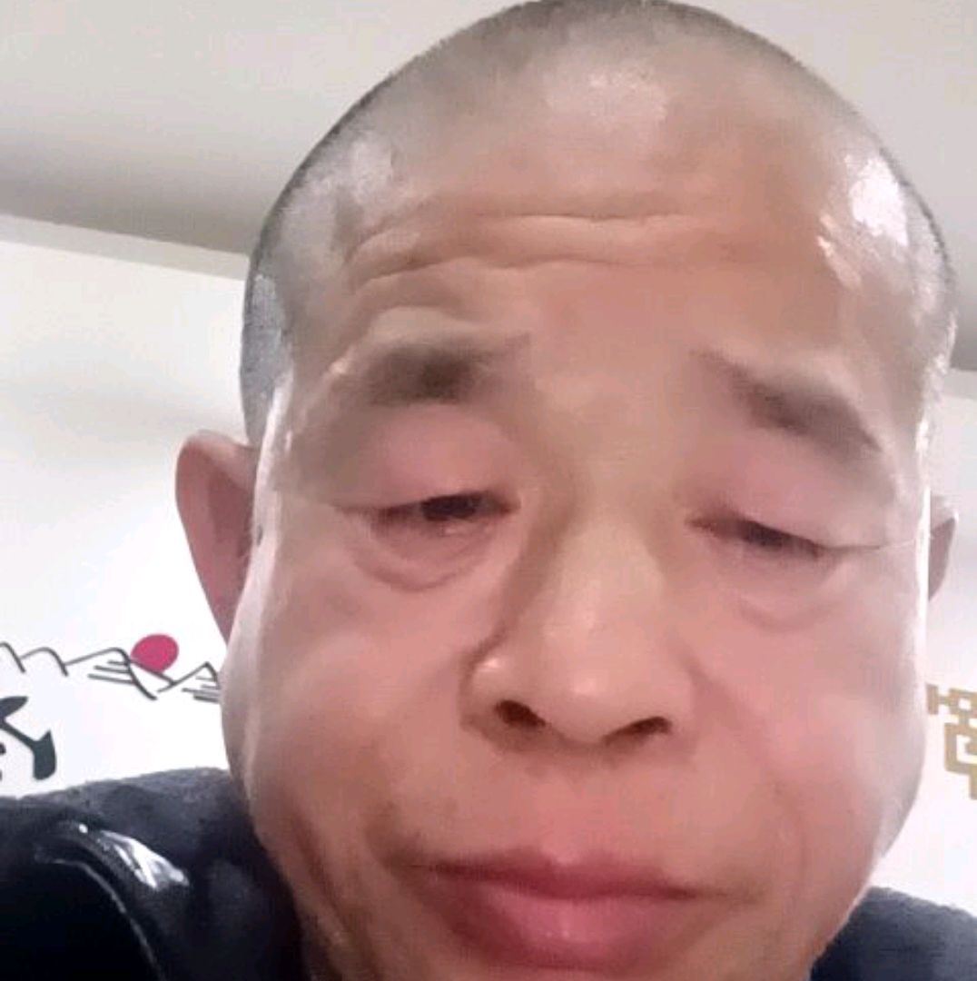知性拿宝的照片