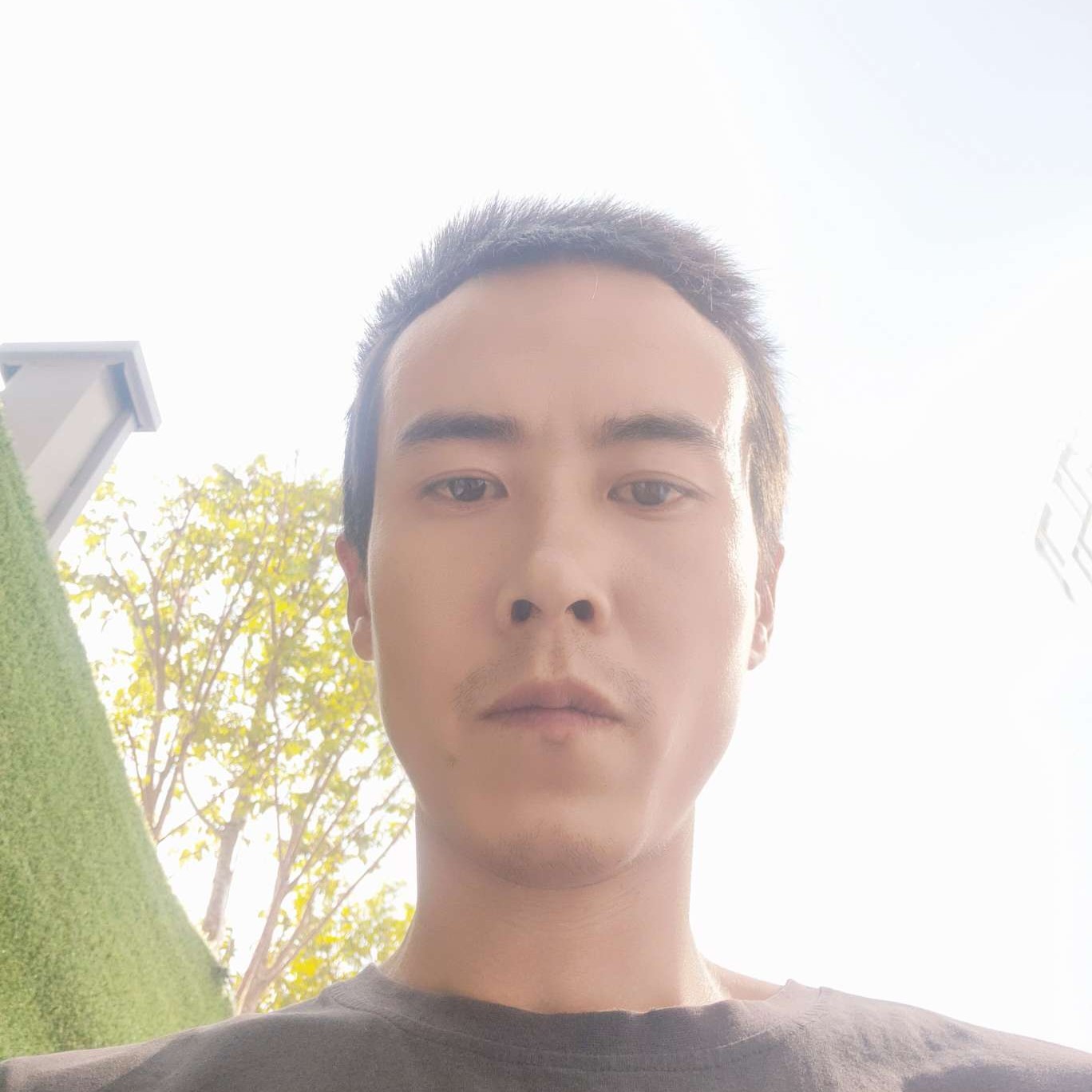 唇彩方明理的照片