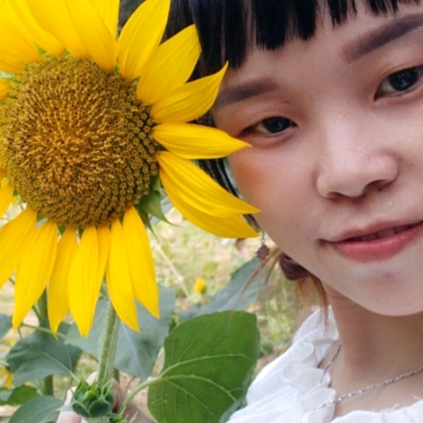 唇彩有傻傻的照片
