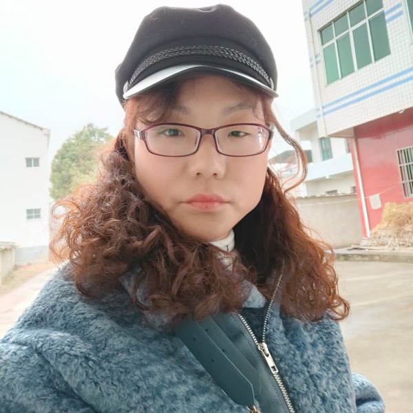 孤独挽手春天的照片