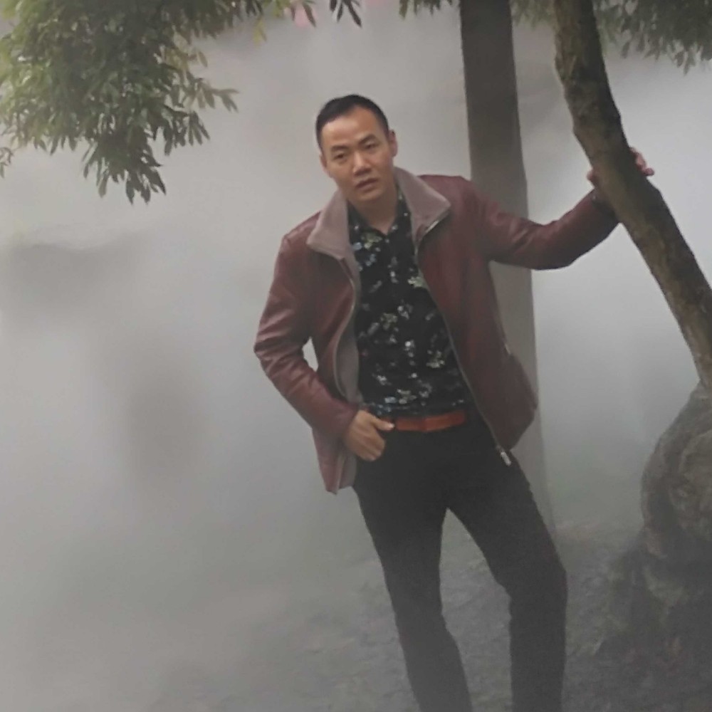 认真的冬耀的照片