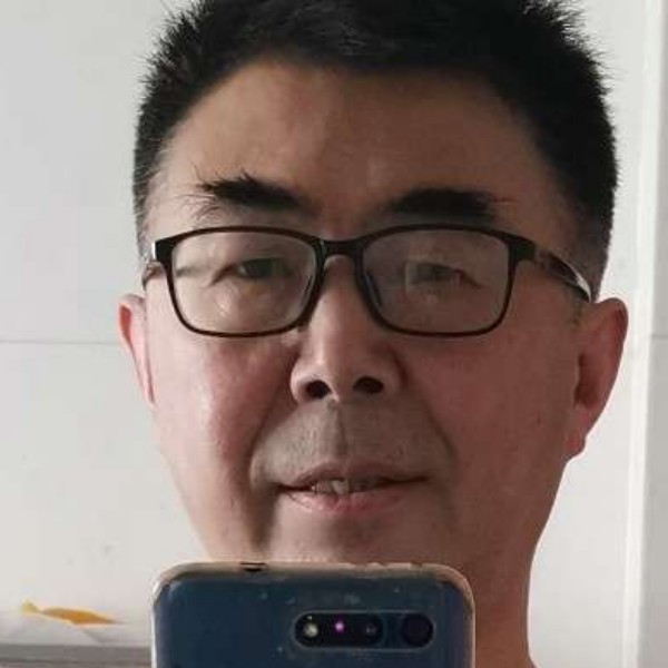 蓝天有初夏的照片