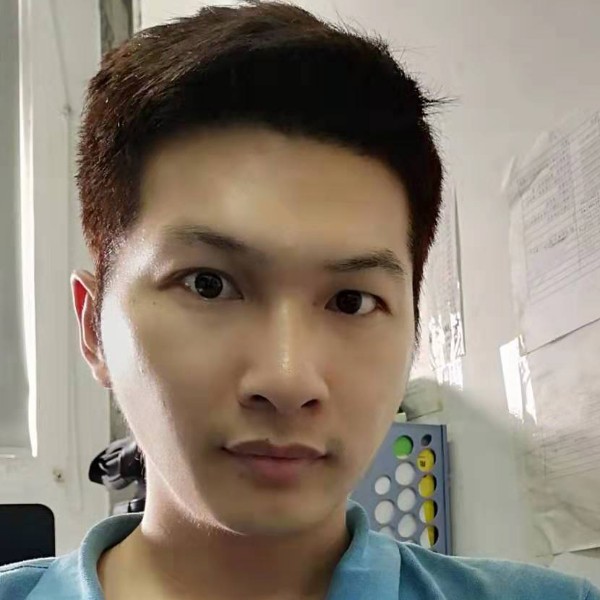 棒棒糖挽手单身的照片