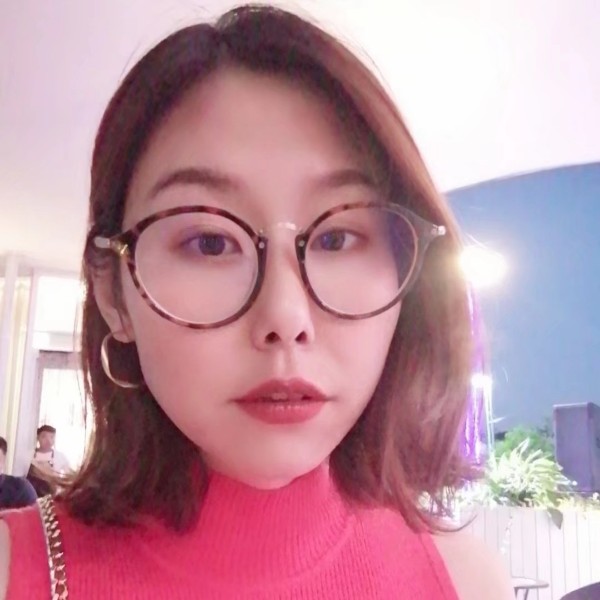 我们的蹙眉季节的照片