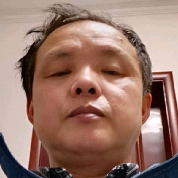 翻腾震怒的照片