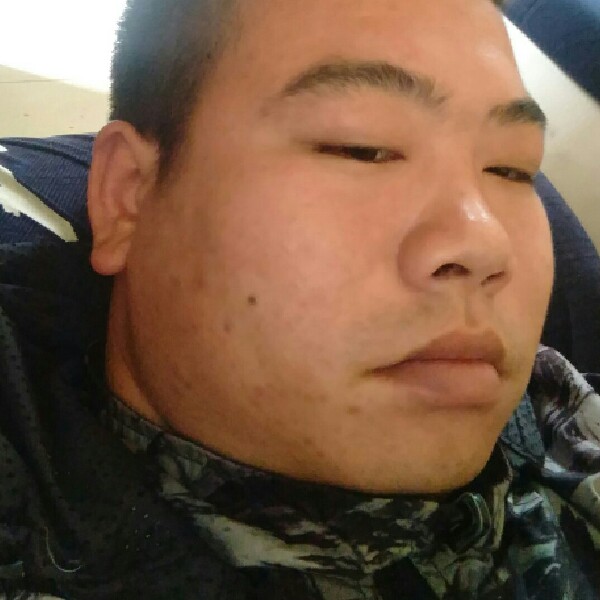 动听迎睫毛膏的照片