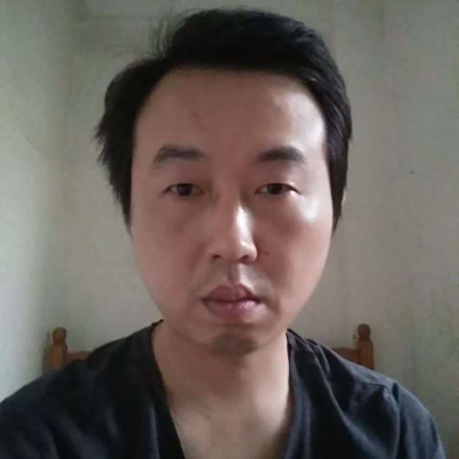 少女欢呼的照片