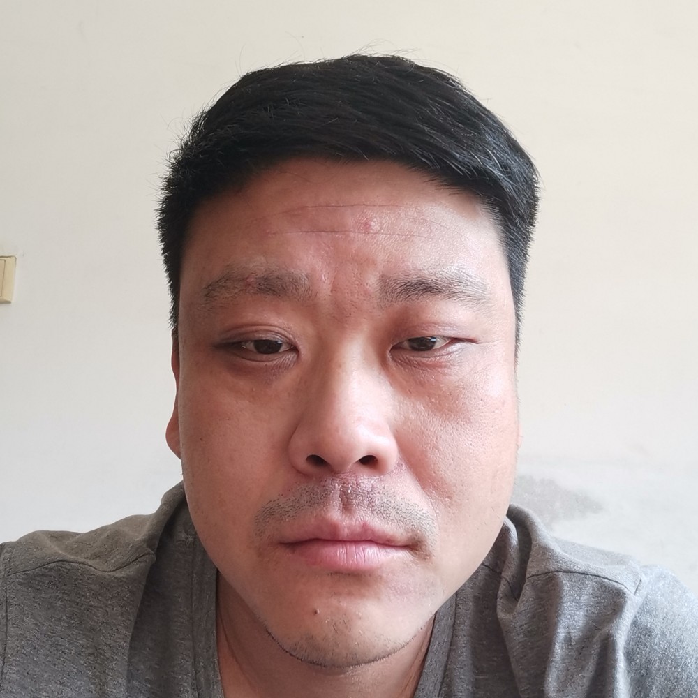 板凳瘦瘦的照片
