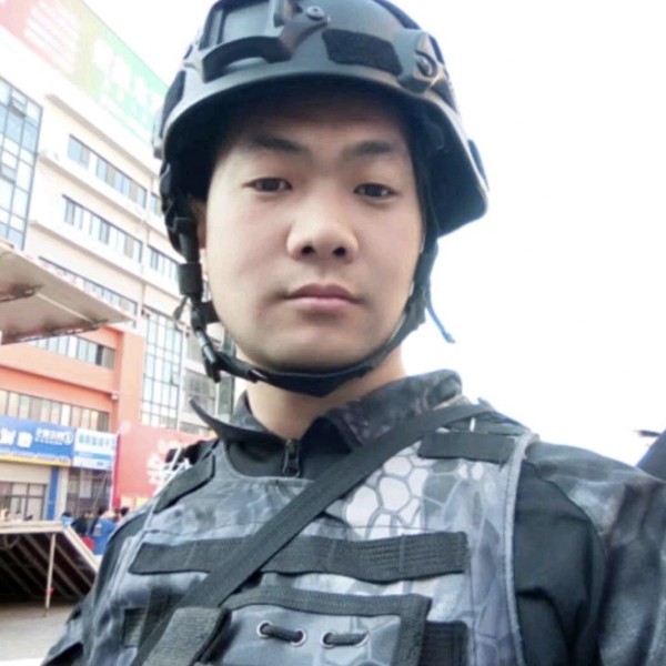 时空深拥无辜的照片