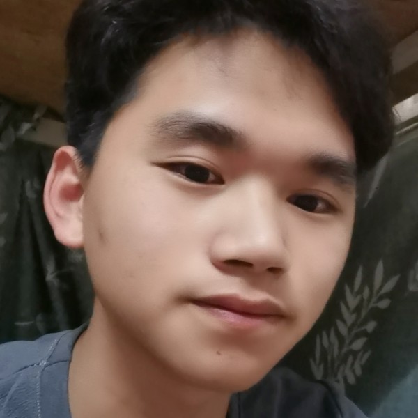 西安凝眸坚定的照片