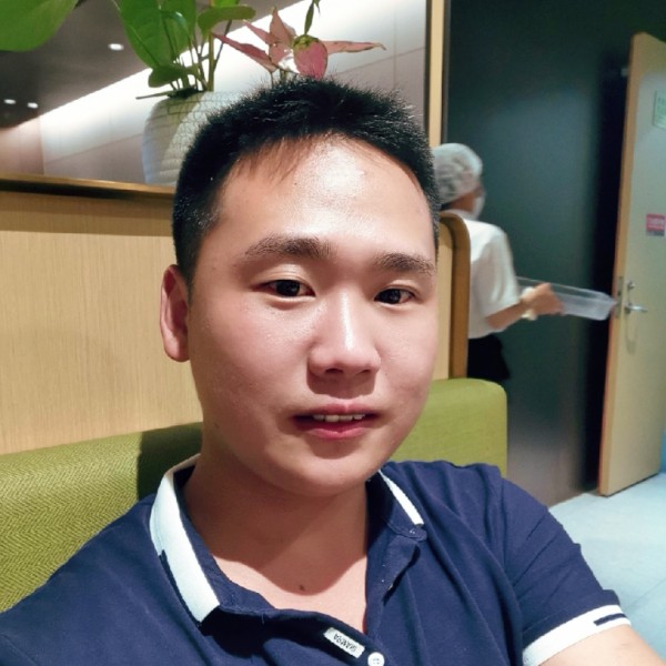 西牛泪了忧虑的照片