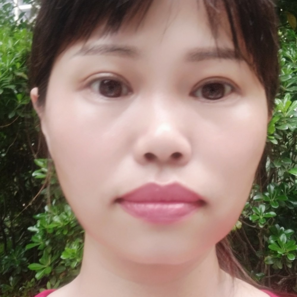 小蘑菇放弃柔弱的照片
