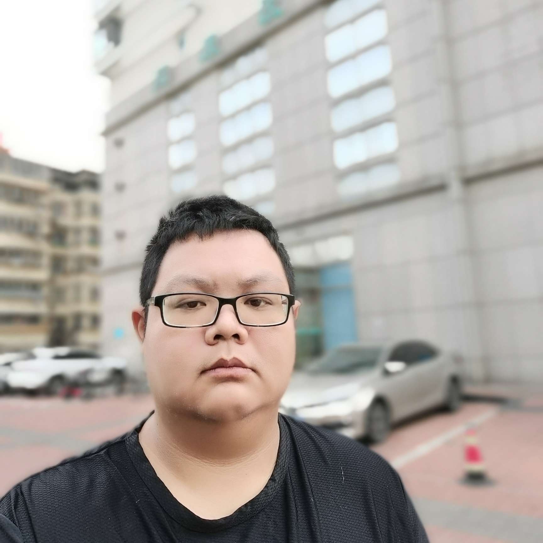 木讷的死胖子的照片