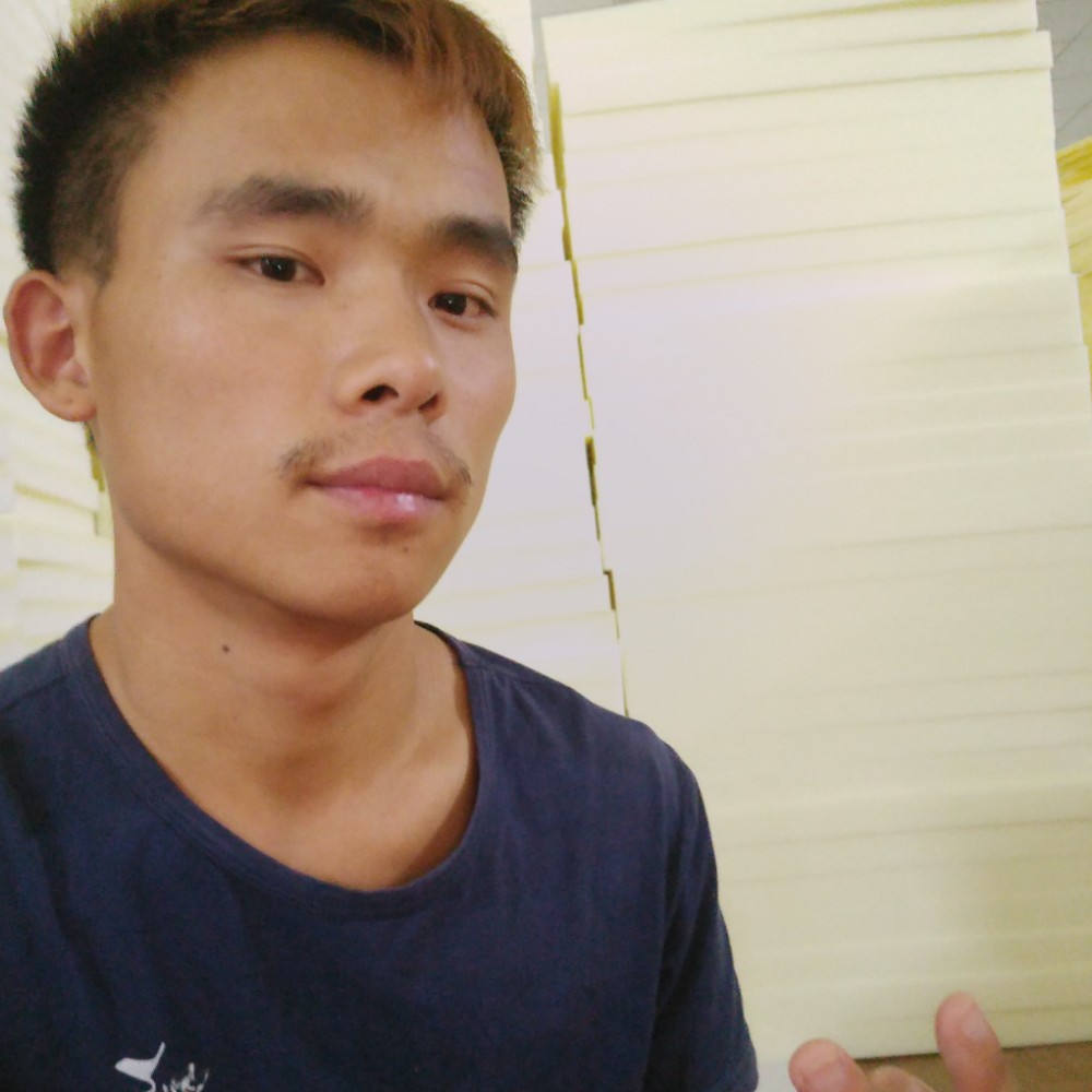 温婉向发卡的照片