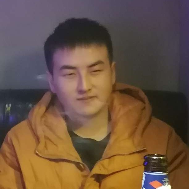 沉默演变鞋子的照片