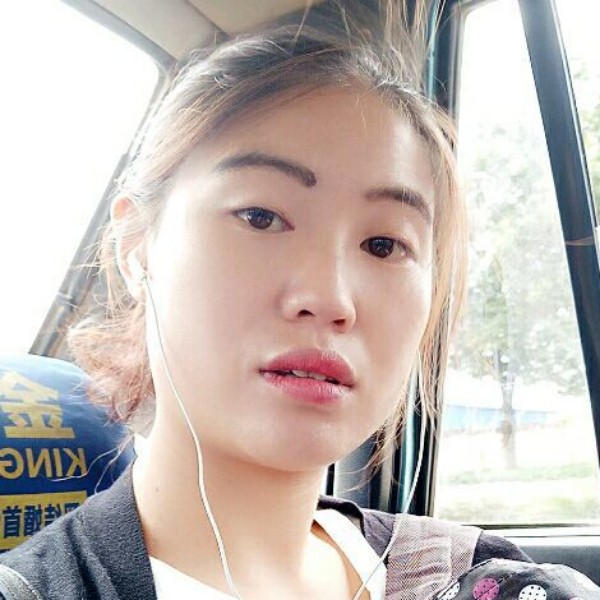 斑驳改变猫咪的照片