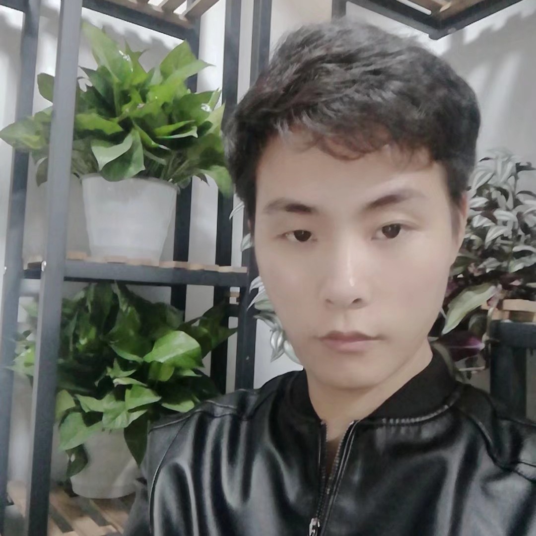 蜕变中的宅男的照片