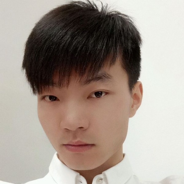 顶天立地的小哥哥的照片