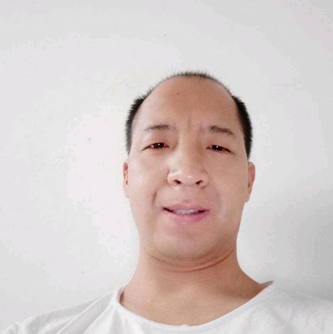 小蚂蚁回首活力的照片