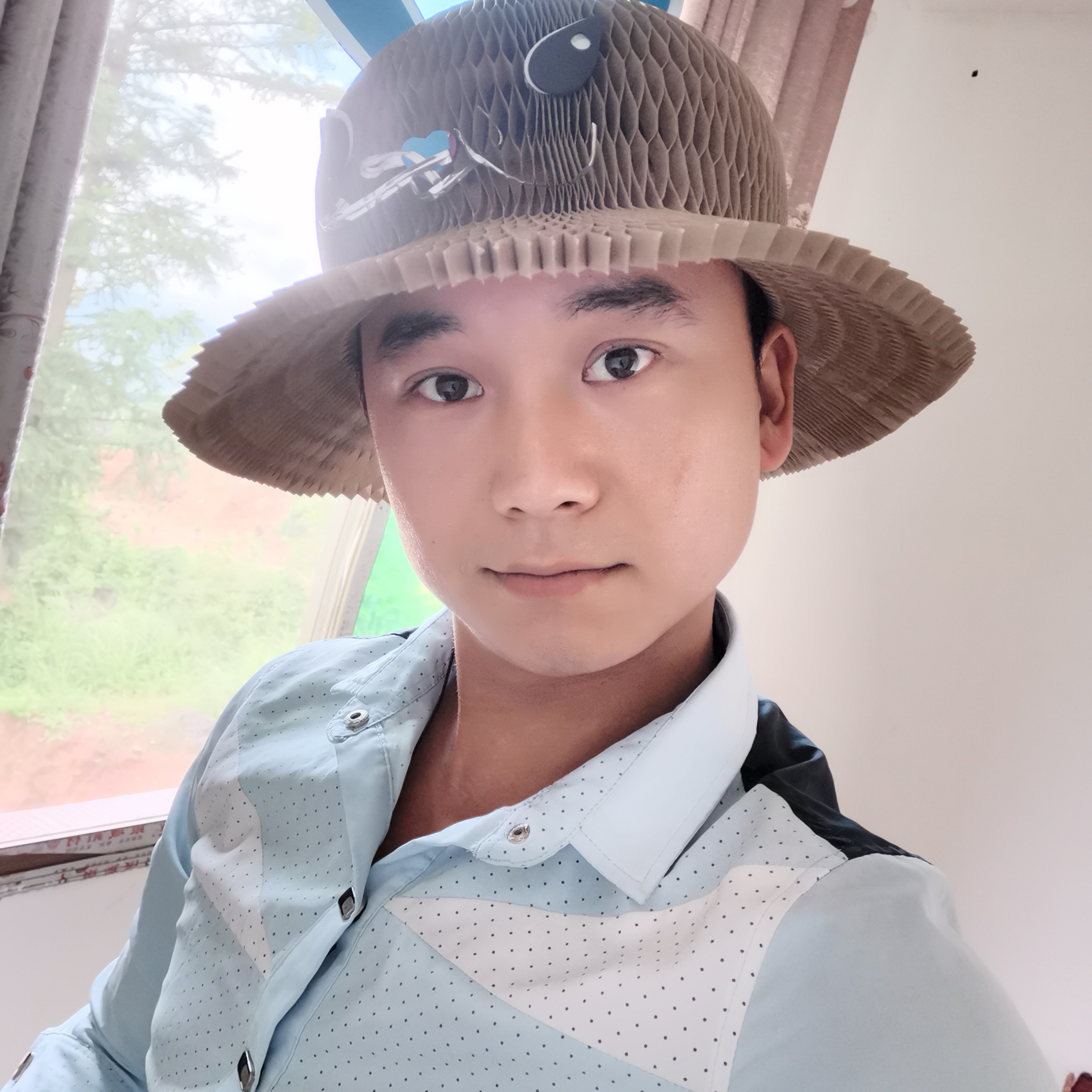 15859414612的照片