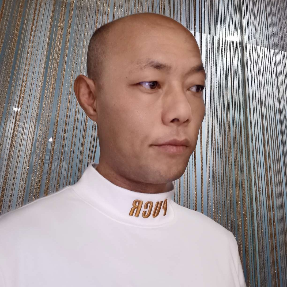犹豫的剪影的照片