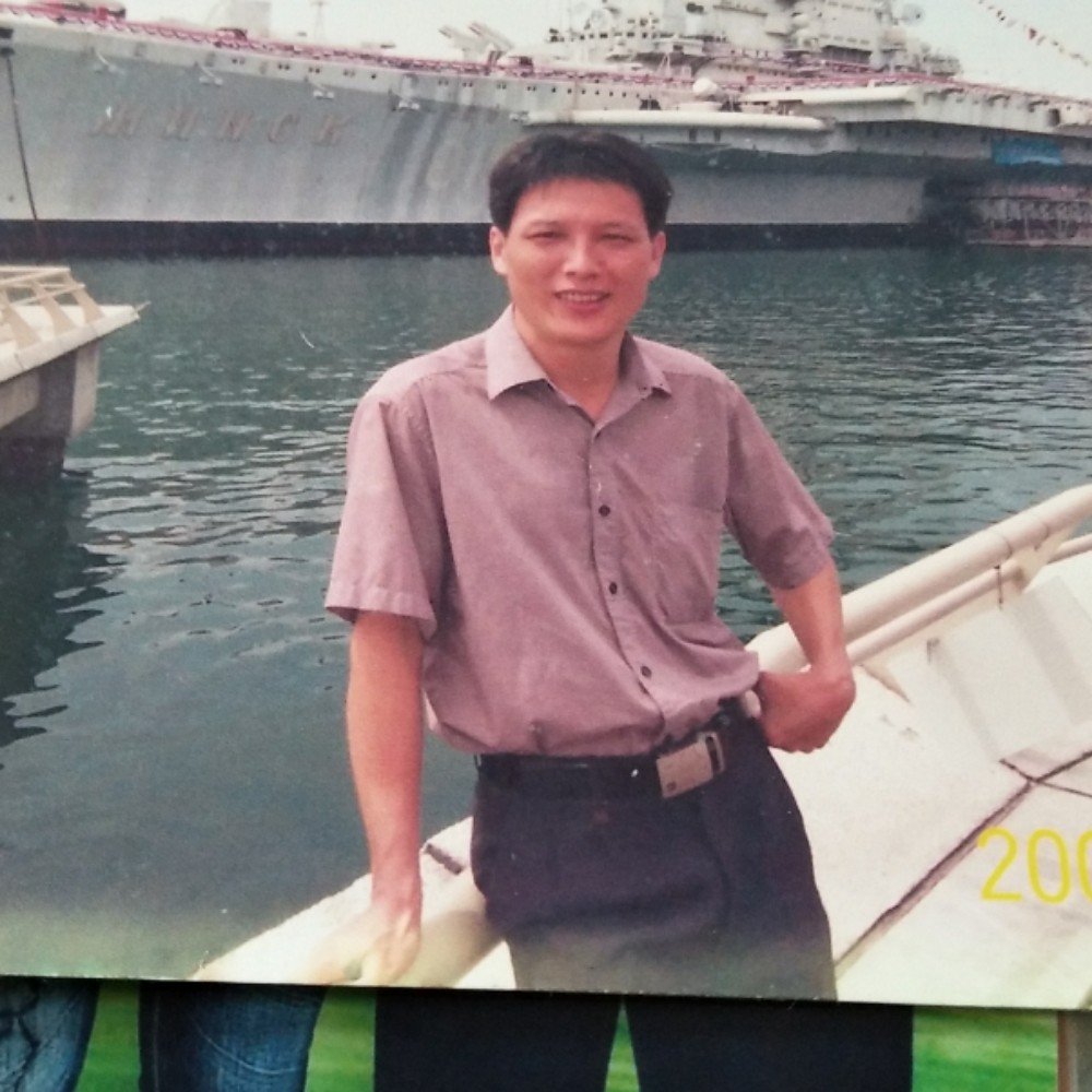 现代凝眸灯泡的照片