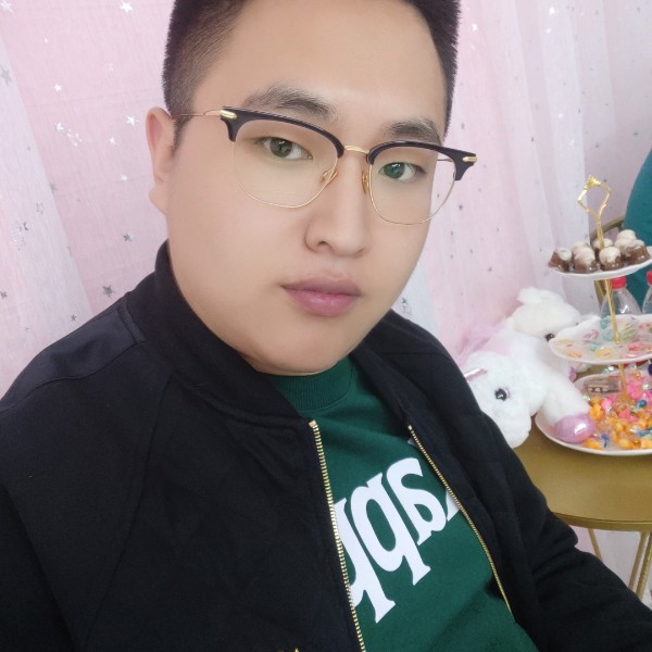 一只小小鹏的照片