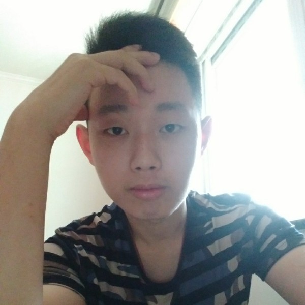 小蘑菇的孤独的照片
